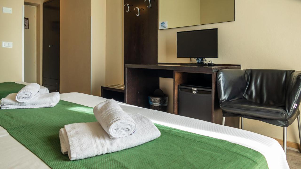 Hotel Venezia Park - Enjoy Holiday Кастельнуово-дель-Гарда Экстерьер фото