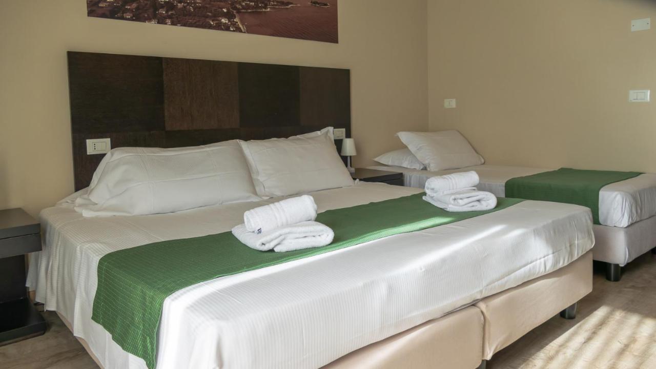 Hotel Venezia Park - Enjoy Holiday Кастельнуово-дель-Гарда Экстерьер фото