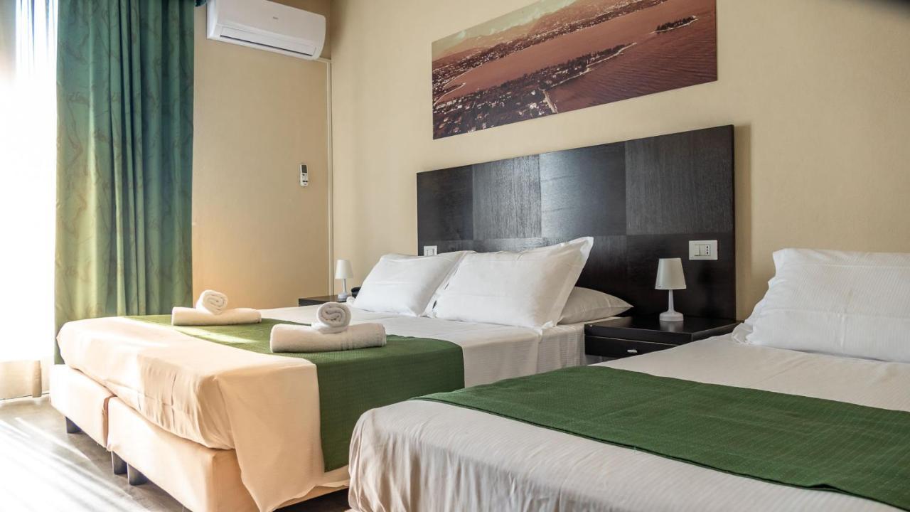 Hotel Venezia Park - Enjoy Holiday Кастельнуово-дель-Гарда Экстерьер фото