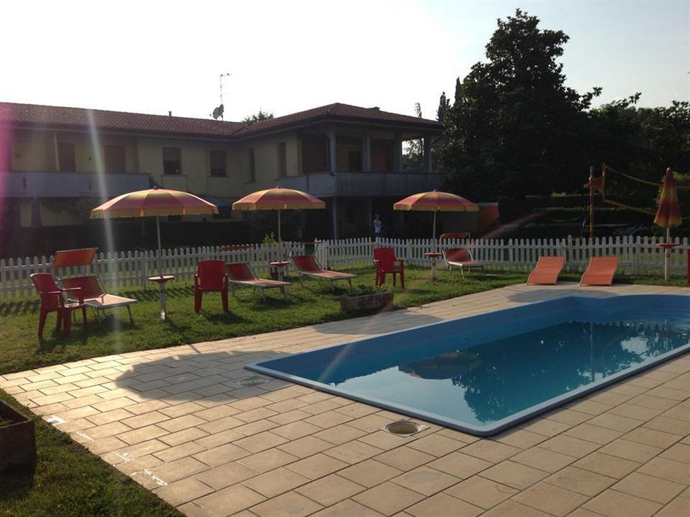 Hotel Venezia Park - Enjoy Holiday Кастельнуово-дель-Гарда Экстерьер фото