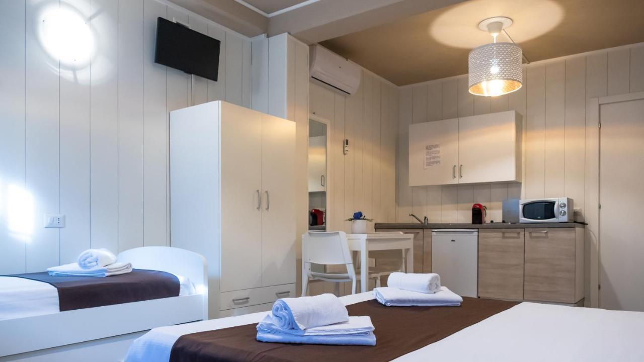 Hotel Venezia Park - Enjoy Holiday Кастельнуово-дель-Гарда Экстерьер фото