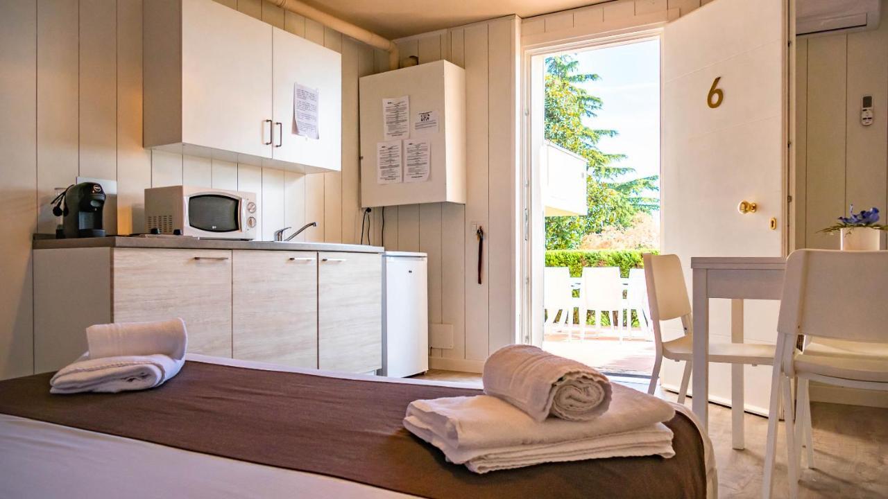 Hotel Venezia Park - Enjoy Holiday Кастельнуово-дель-Гарда Экстерьер фото
