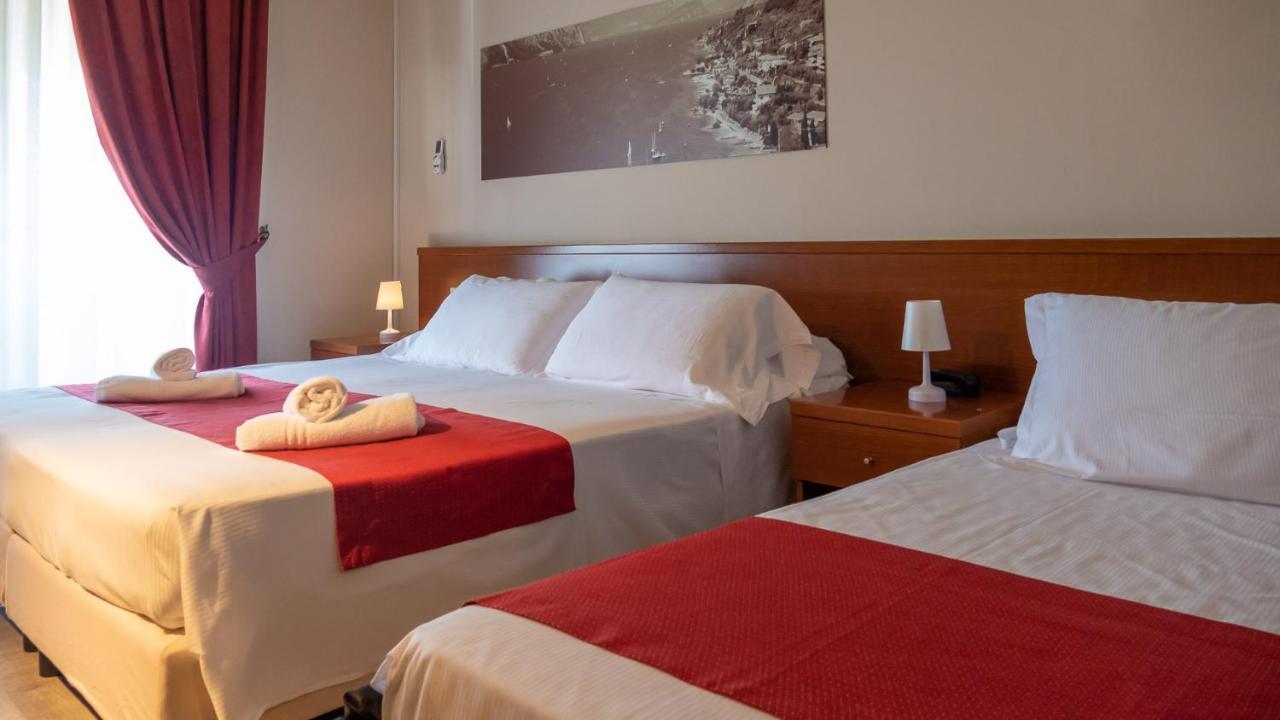 Hotel Venezia Park - Enjoy Holiday Кастельнуово-дель-Гарда Экстерьер фото
